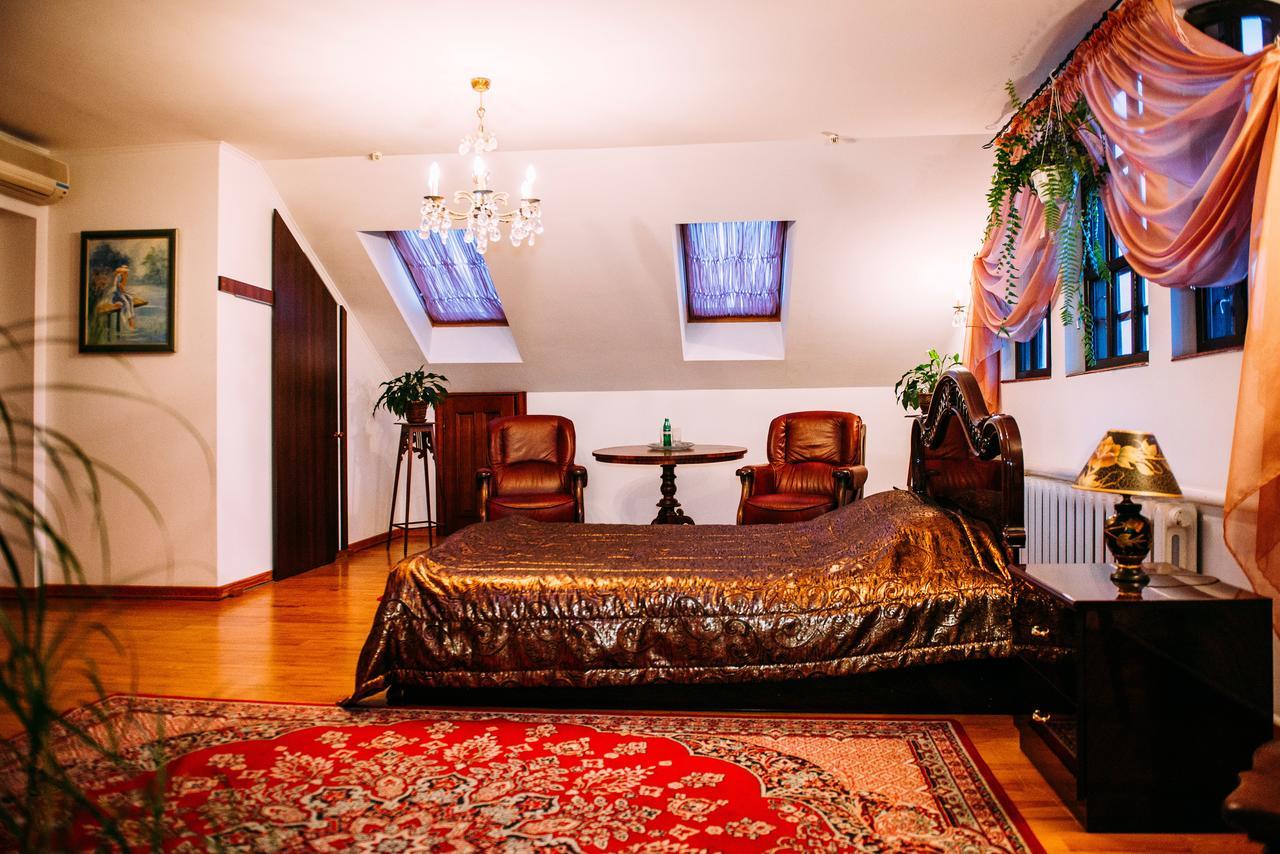 Antique House Hotel Dubno Εξωτερικό φωτογραφία