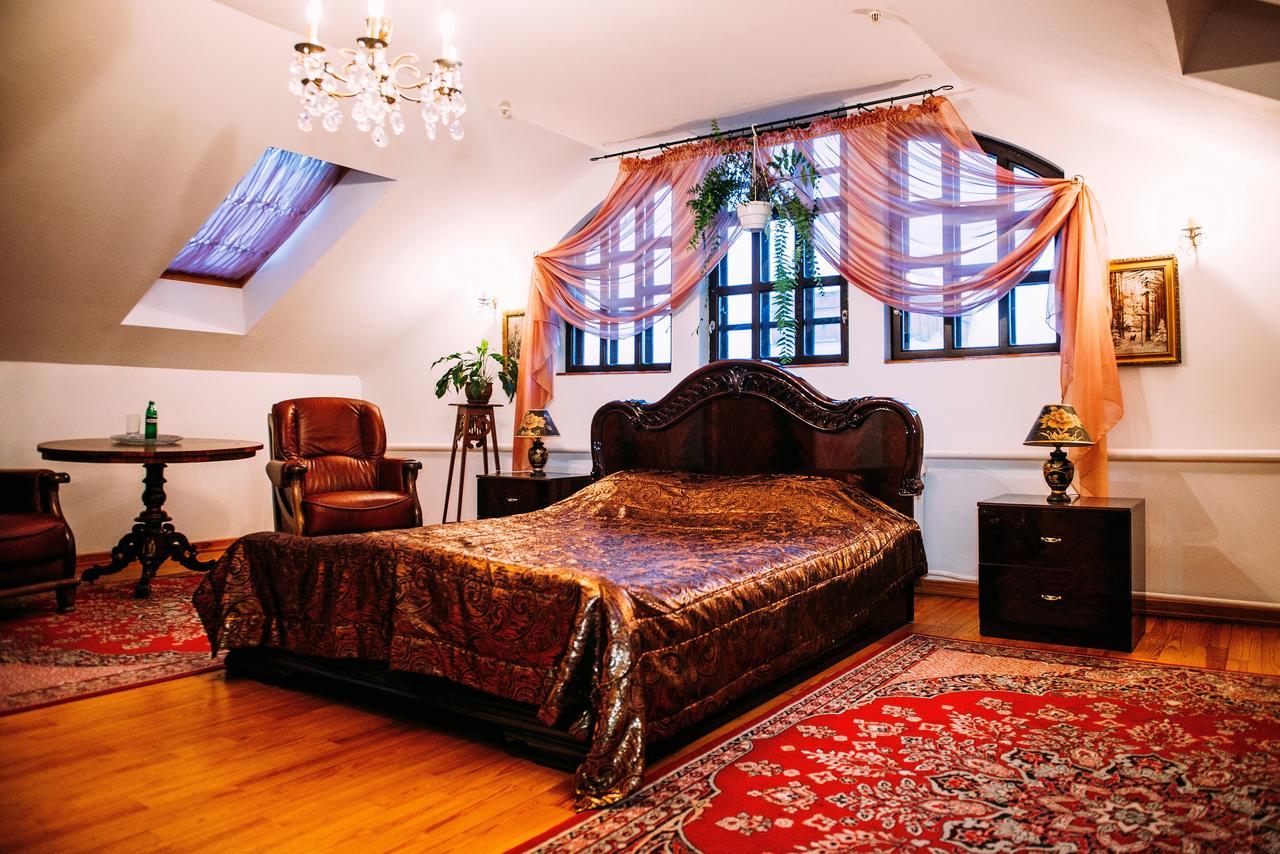 Antique House Hotel Dubno Εξωτερικό φωτογραφία